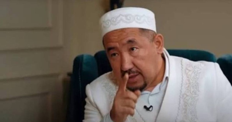  “Аңқау елге арамза молда” - Желі қолданушылары Нұрлан имамды сынап тастады