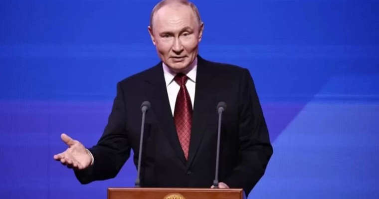 Путин Трамптың Будапештте кездесуден бас тартуына қатысты пікір білдірді