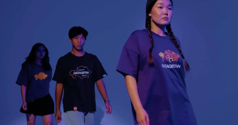 Патриотизм – өмір салты: «Жаңа адамдар» жаңа Qazaqstan мерч топтамасын таныстырды