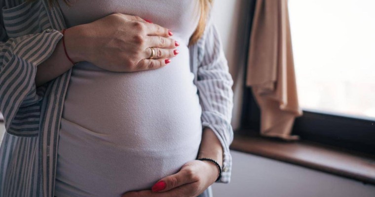 Мектептің 35 жастағы мұғалімі өзінің оқушысынан жүкті болып қалды