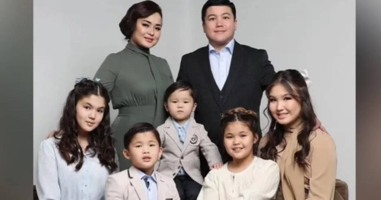 "Мен балаларыммен біргемін": Тұрсынбек Қабатов Мөлдірдің сөзін жоққа шығарды