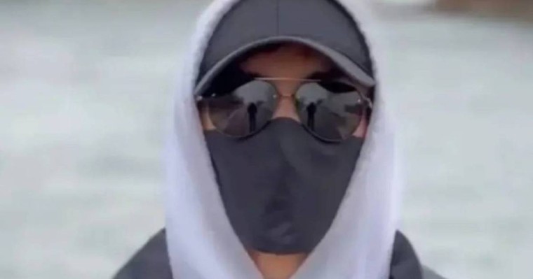 "Маскадағы адамның" кім екені белгілі болды? (ФОТО)