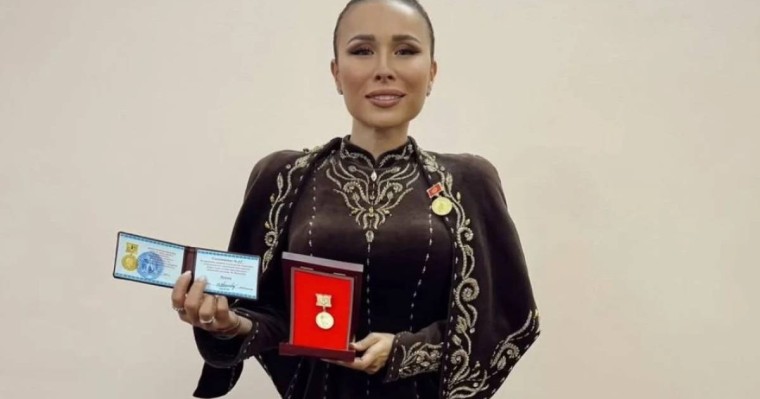 Әнші Луинаға Қырғыз Республикасының мәдениет үздігі атағы берілді