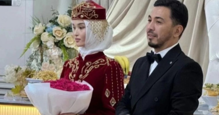 "Екі аптада үйленуге шешім қабылдадық": Дәурен Айдарқұлов үшінші әйелімен қалай танысқанын айтып берді