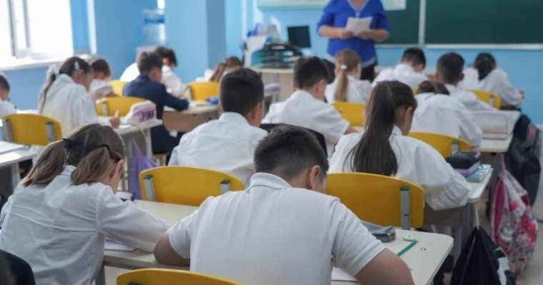 Сүйінші, ағайын! Енді мектептегі мұғалімдердің сағат саны көбейетін болды