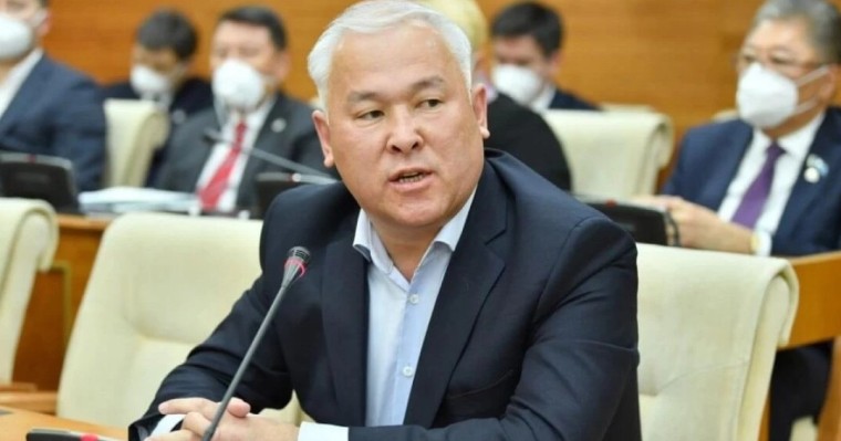 "4 мыңнан астам ата-анадан жиналған 1-2,5 млн жоғалып кеткен": Депутат Tesla Education оқу орталығын алаяқтық жасады деп айыптады