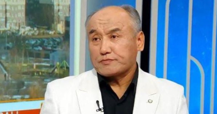 Танымал әнші Сәкен Қалымов отбасындағы сұмдық жайтты айтты (ФОТО)