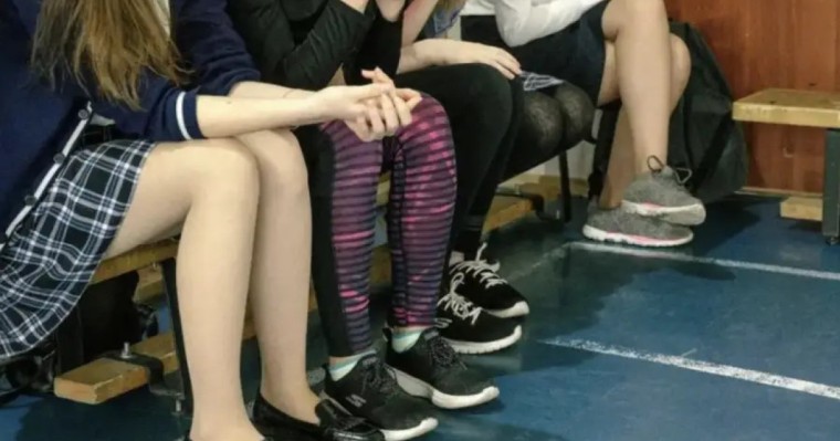 “Ешкімге айтпауды сұраған“. Атыраудағы мектепте қыздар арасындағы жанжалдан кейін қылмыстық іс қозғалды