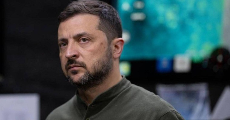 "Отставкаға кетеді": Украина президенті Зеленскийге қатысты шұғыл хабар тарады