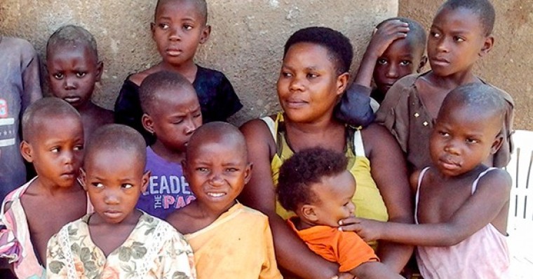 36 жастағы келіншек 23 жылдың ішінде 44 бала босанып тастады