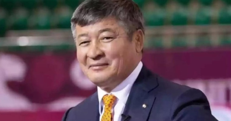 Даңқты балуан Дәулет Тұрлықанов күрес федерациясының басшылық қызметінен кетті