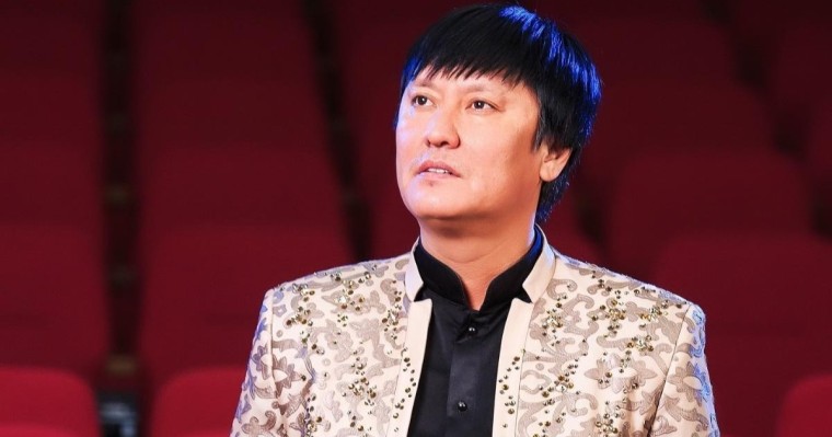 "Іздейміз, сағынамыз": Өмірқұл Айниязов марқұм әкесі туралы әсерлі жазба жариялады (ФОТО)