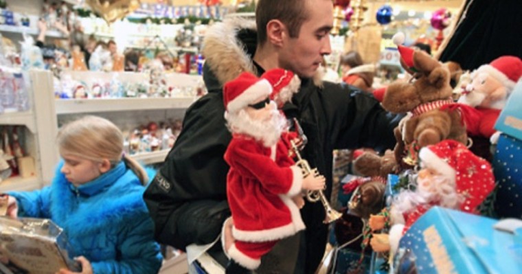 “Жаңа жылда үйді безендіретін қазақтар, оңбайсыңдар!”: "Барахолканы" аралаған еркек жұртты шошытты