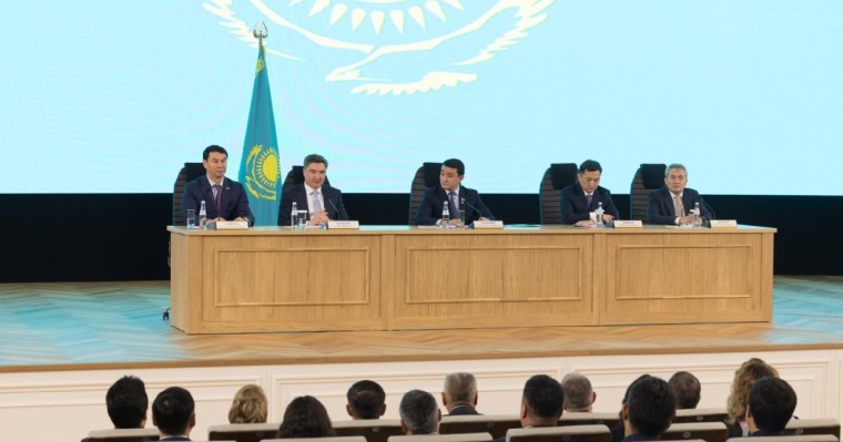 Олжас Бектенов Алматы қаласының активіне жаңа әкім Дархан Сатыбалдыны таныстырды