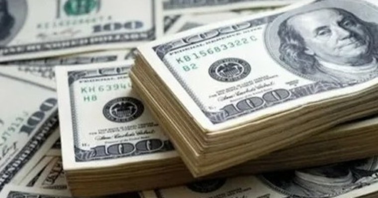 "Жасырын операциялар үшін қолайлы орта": Депутат Қазақстанда шетелден миллиондаған доллар алатын “сұр аймақ” барын айтты