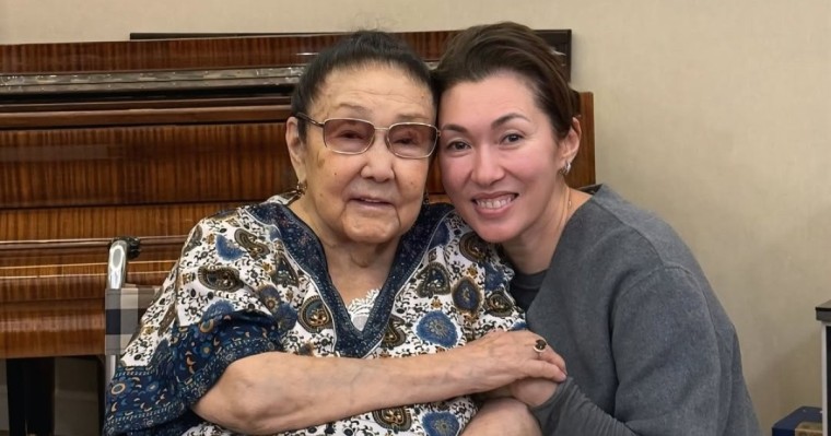 "Сізге деген алғысым шексіз": Толқын Забирова өз ұстазына ерекше құрмет көрсетті (ФОТО)