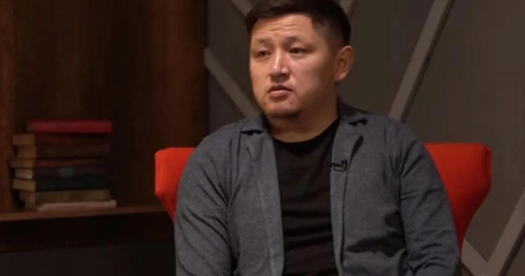 Желі қолданушыларын боқтаған Нұрболхан Шараповты ел жерден алып, жерге салды