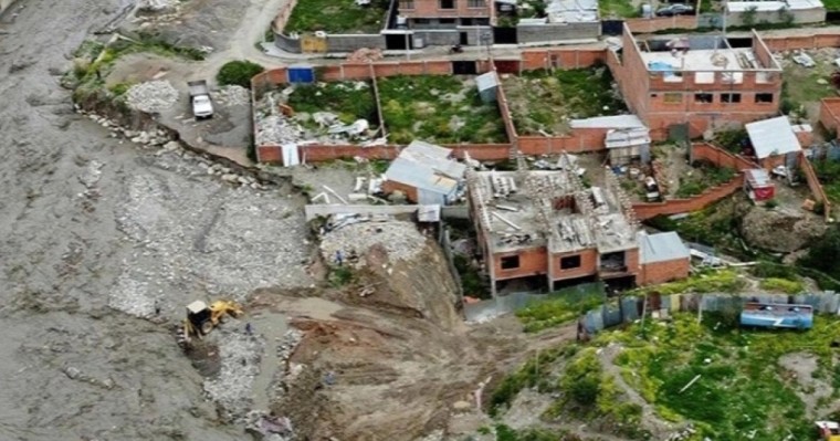 Боливиядағы нөсер жауыннан кейінгі су тасқыны: қаза тапқандар бар