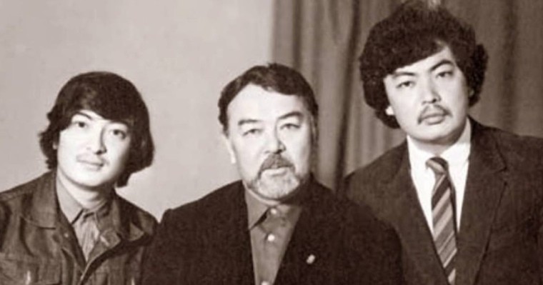 "Ұлдарымның өлімін өзімнен көремін": Асанәлі Әшімов екі баласы неден қайтыс болды?