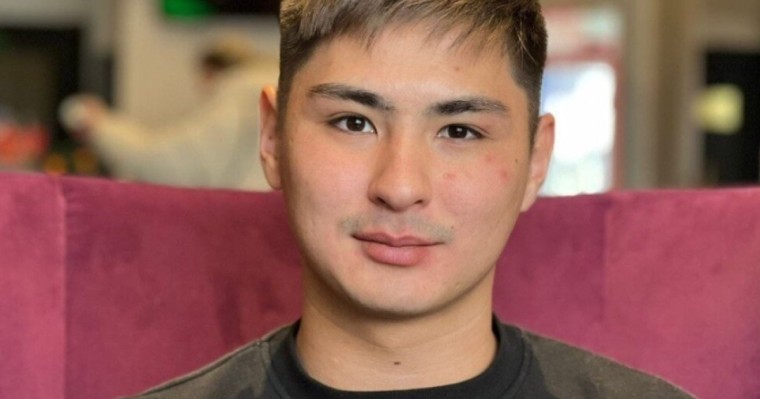 Бельгиялық отбасы асырап алған Жәнібек күтпеген жазба жариялады