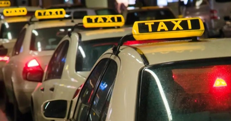 "Қызметі сұр аймақта": елімізде такси қызметінің ережелерін түбегейлі өзгерту ұсынылды