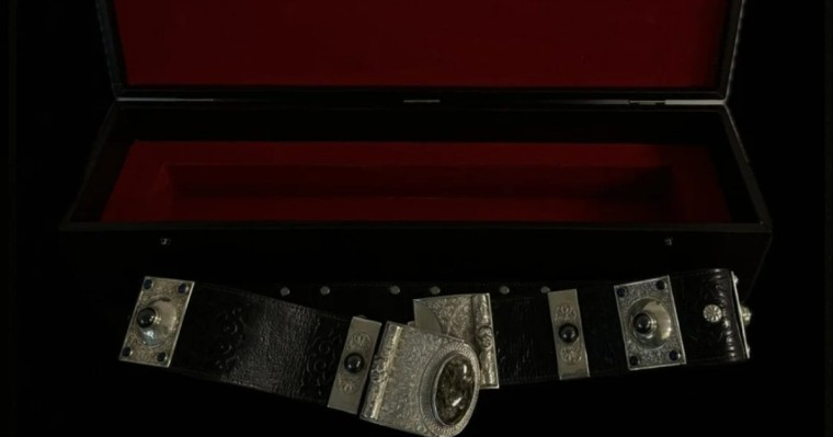 Мәсімовтің белдігі мен 182 миллиондық сағат: тәркіленген заттар нешеге саудаланып жатыр