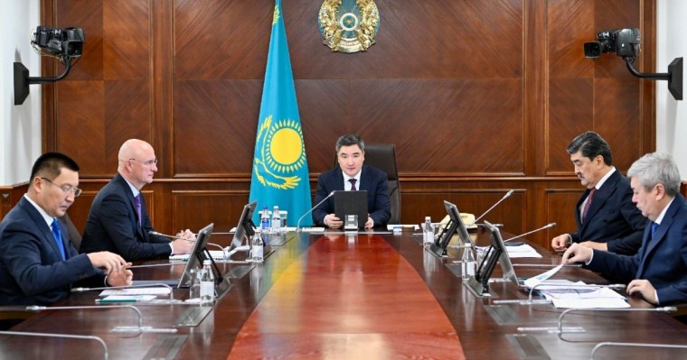 “Көмірден бас тарта алмаймыз, бұл - шындық”: Бектенов заманауи технологияларға тез көшуді талап етті