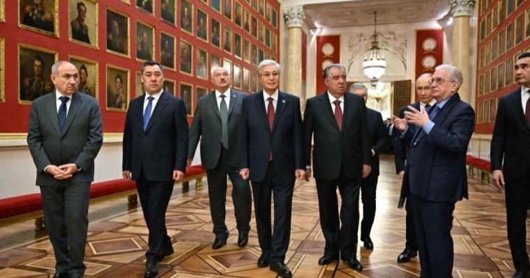 Қасым-Жомарт Тоқаев пен ТМД басшылары Эрмитажды аралады