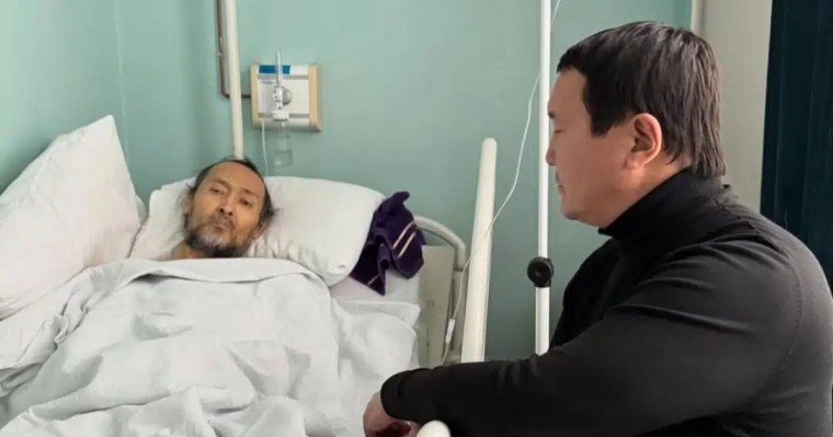 "Инсульт алып қалды": Танымал актердің жағдай күрт нашарлап кетті, әріптестері шұғыл мәлімдеме жасады (ФОТО)