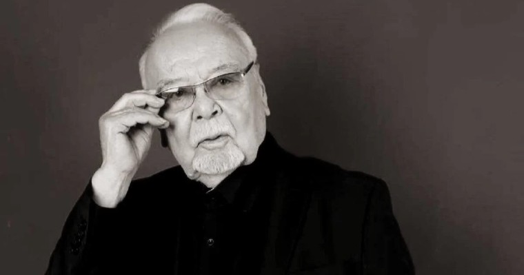 "Мен кеткеннен кейін оқисыздар... сіздерге қалдырдым": Асанәлі Әшімовтің құпия қолжазбасы (ВИДЕО)