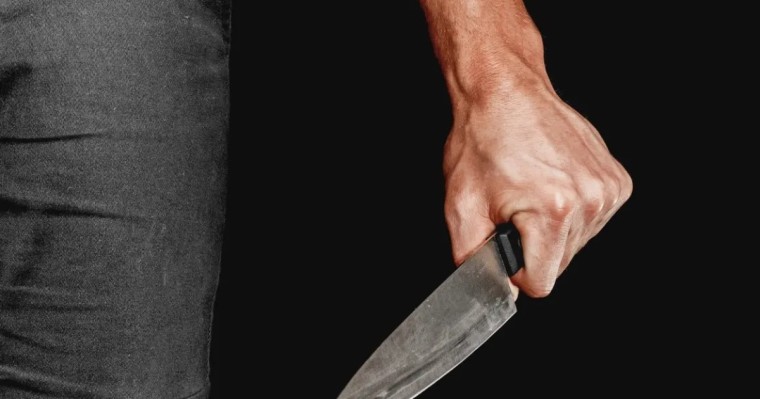 Алматыда университетте студент пышақпен шабуыл жасаған оқытушы қызметіне оралды