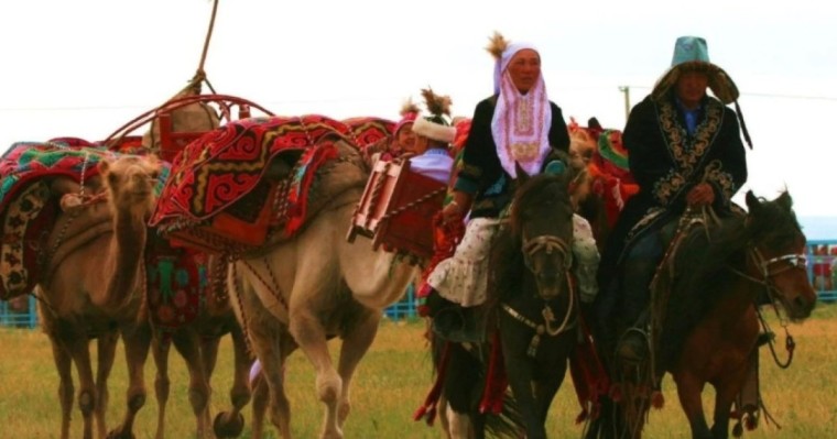 «Қазақтардың тірі болып, жер басып жүргендері татарлардың арқасы»