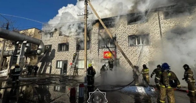 Астанадағы өрт: 800 шаршы метр жер күлге айналды