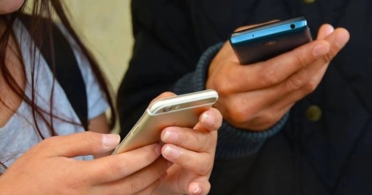 "Үш ай қатарынан 100 адамнан аударым": қазақстандықтарға мобильді аударымдар бойынша ескерту жасалды