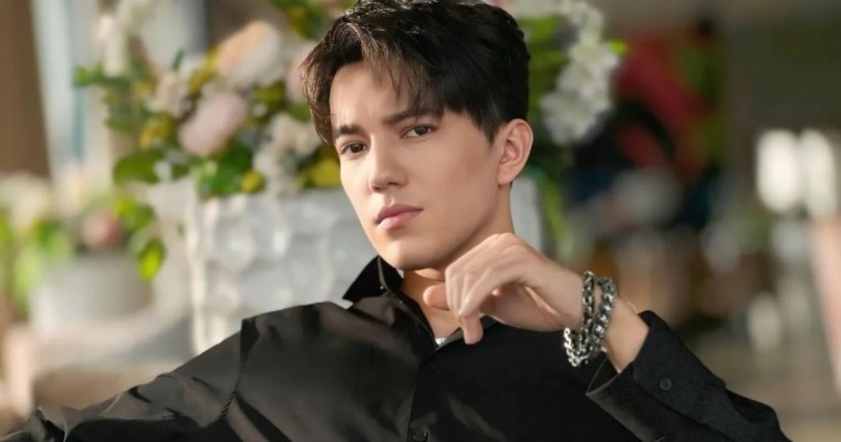 “Мен жазда үйленемін”: Димаш Құдайберген командасындағы жігітті таңғалдырды