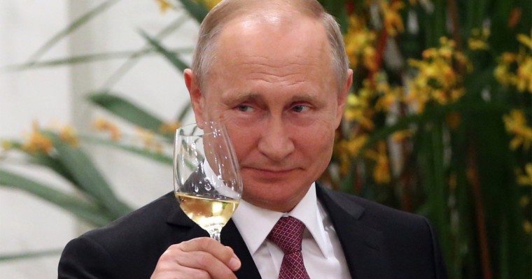 Путин Тоқаев пен Назарбаевты жаңа жылмен құттықтады