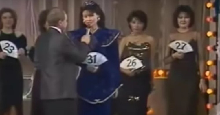 1989 жылы болған "КСРО аруы" байқауына Қазақстан атынан кім қатысты?