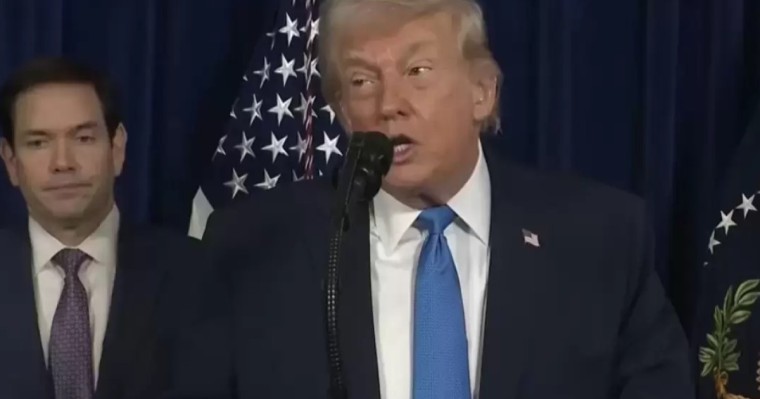 "Тым көп адамды өлтіріп жатыр". Трамп Мадуро мәселесін Путинмен талқыламаған