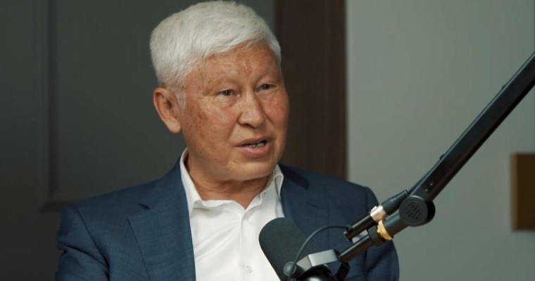 "Қазақтың ажырасу мен ойнастық қылудан басқа проблемасы жоқ" – Асқар Жұмаділдаев шындықты айтты (ВИДЕО)