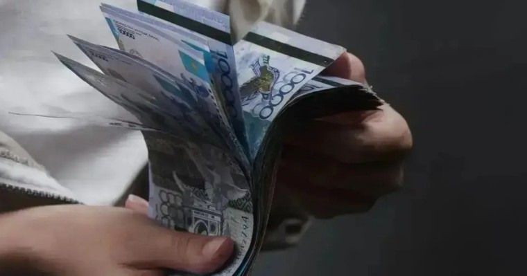 Жаңа жылдан бастап миллиондаған қазақстандықтың жалақысы өсті