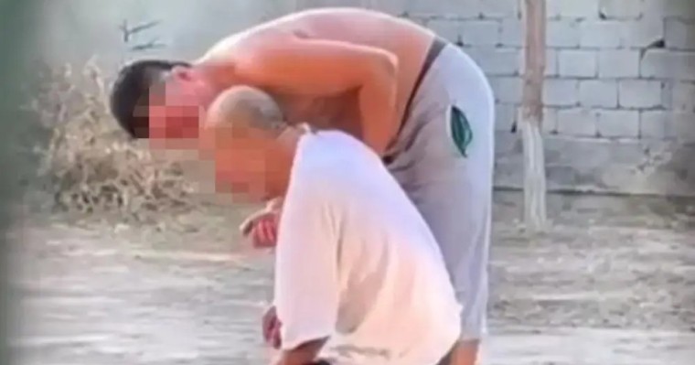 "Бүкіл қазақ елінен кешірім сұраймын": Өз әкесін сабап өлтірген азамат сотта соңғы сөзін айтты