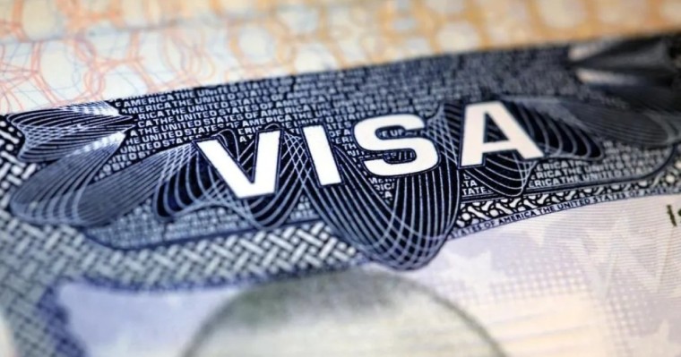 АҚШ 75 елдің азаматтарына иммиграциялық виза беруді тоқтатты: тізімде Қазақстан да бар