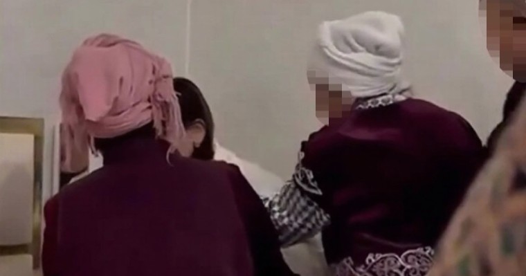 Кәмелетке толмаған қыз өзін белгісіз біреулер алып қашып, зорлағанын айтып көмек сұрады