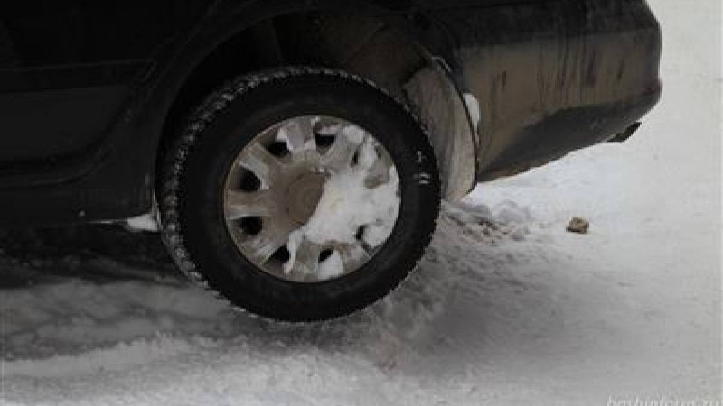 Ер адам өз көлігінің астында қалып, көз жұмды