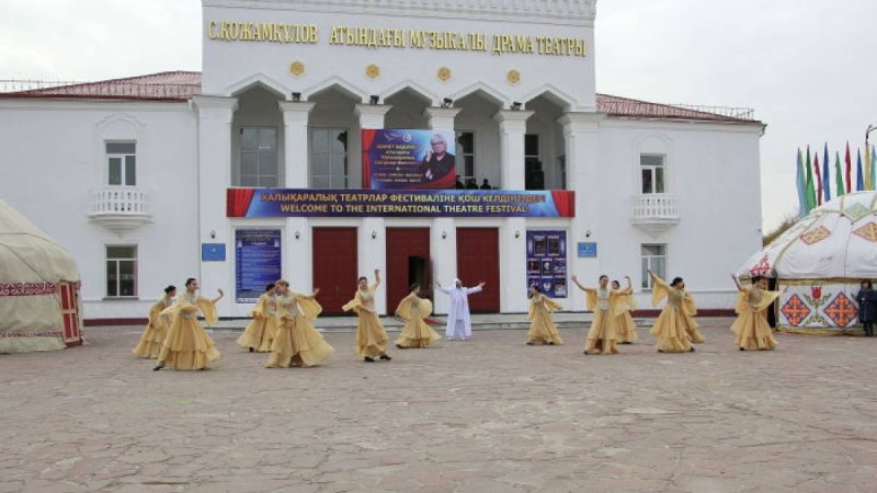 Серке Қожамқұлов атындағы театр туралы мәлімет: құрылу тарихы мен жетістіктері