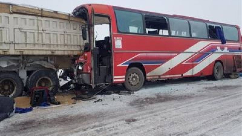Қарағанды облысында жүк көлігі автобуспен соқтығысты