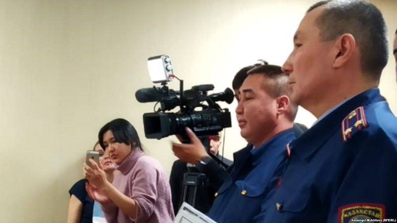 Журналист Глушкованы ұстаған полицейлер хаттамасын сот "заңды" деп таныды