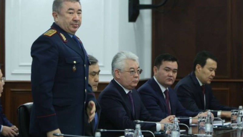 Баландин мен Теннің көлігі бір жерде тоналды: министр ойын айтты