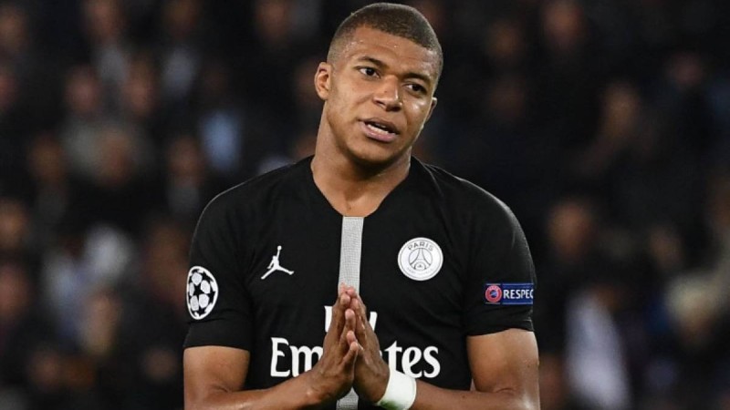 «ПСЖ» Мбаппеге кешіккені үшін 180 мың еуро айыппұл салды