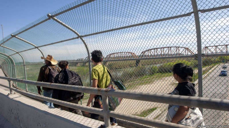 Трамп конгресс қабылдаған заң жобасына вето қойды